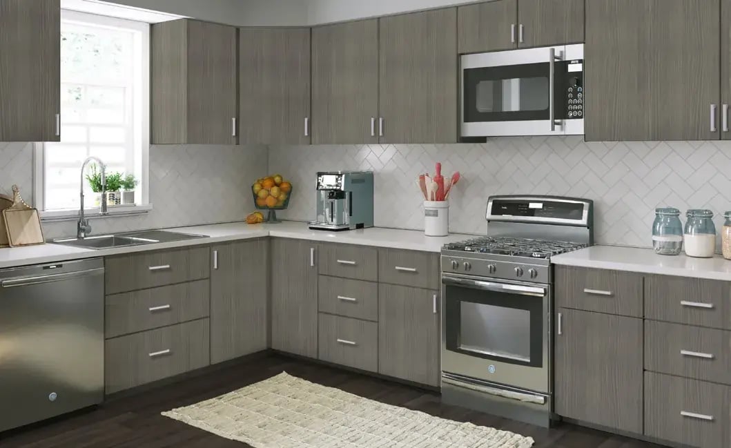 Kitchen with DuraFuse Seamless cabinet doors in Wisp Ash
